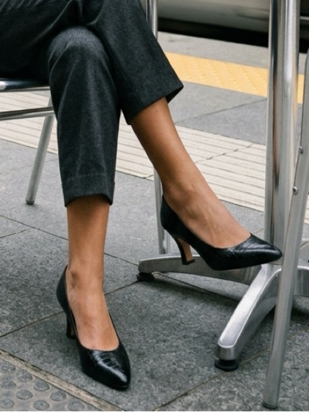 Salvatore Ferragamo Clarissa Croc-Embossed Kitten Heel Pump in Black